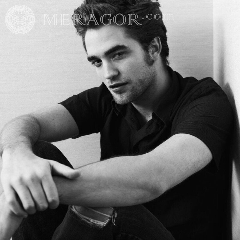 Robert Pattinson's profile photo Celebrities Faces, portraits Guys