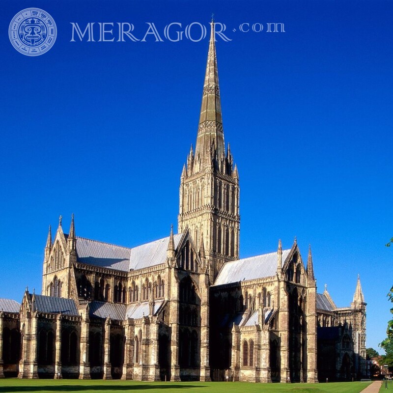 Foto de perfil da catedral gótica de Salisbury Edifícios