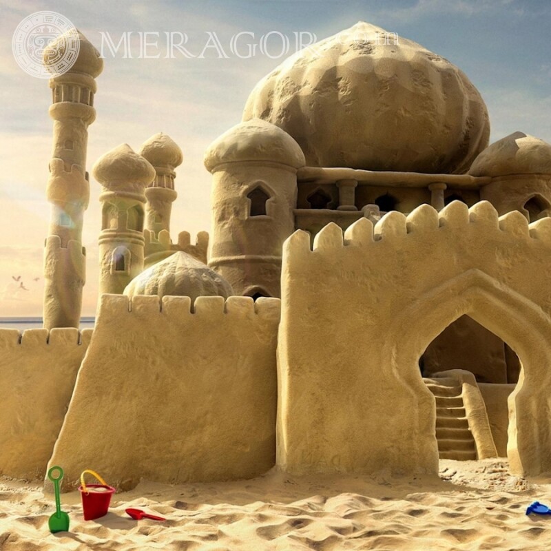 Замок из песка на аву Здания