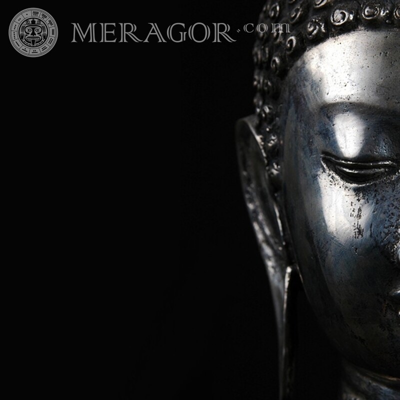 Sculpture de visage de Bouddha sur la photo de profil Bâtiments