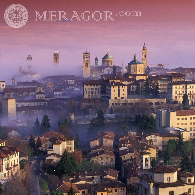 Вид ранкового містечка зверху на аватарку Будівлі