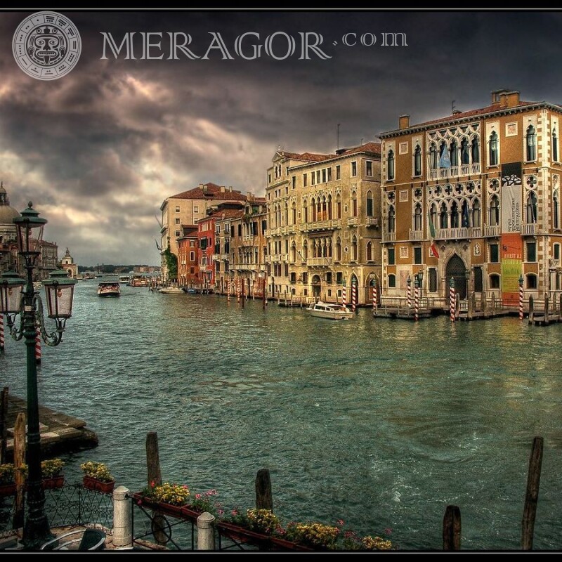 Venedig vor dem Sturm Avatar Gebäude