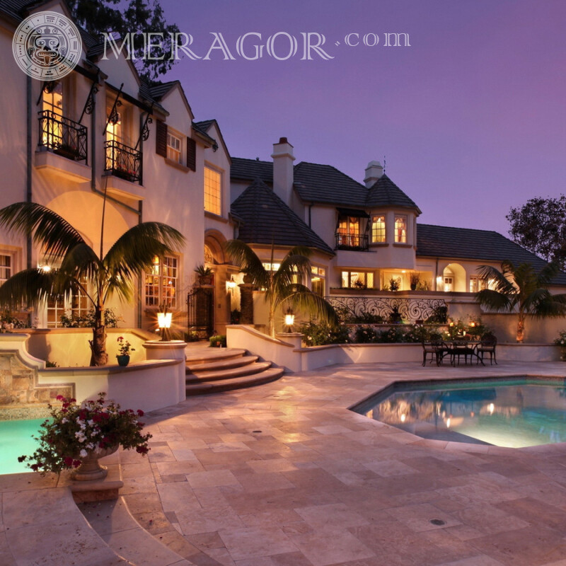 Teure Villa mit Pool auf Ihrem Profilbild Gebäude