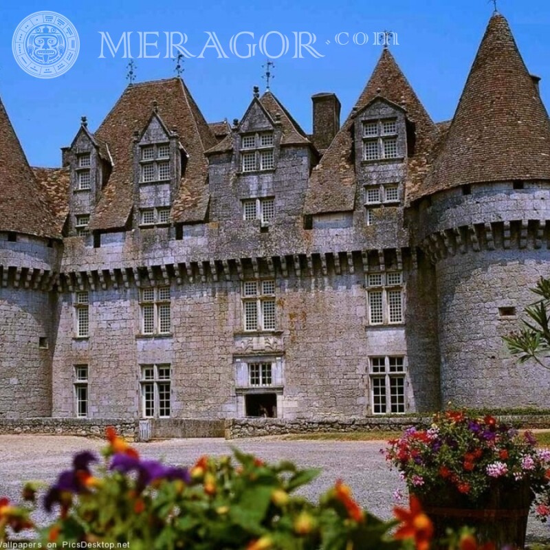 Франция средневековый замок на аву Здания