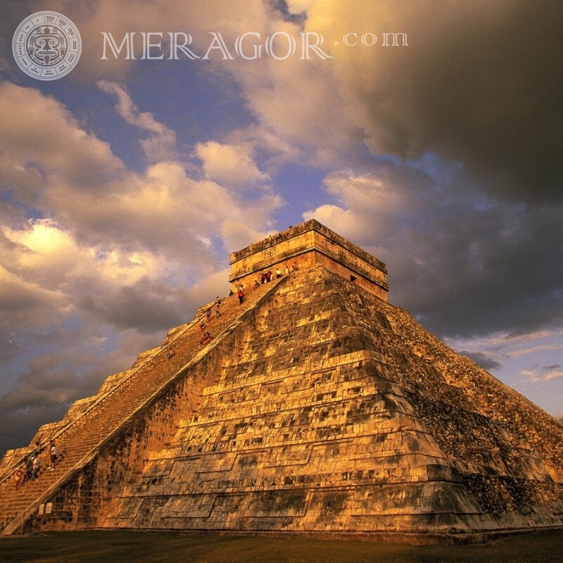 Pirámide egipcia para foto de perfil Edificios