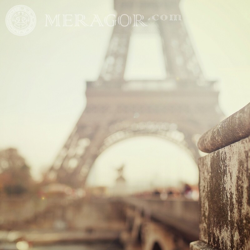 Silhouette de la tour Eiffel pour photo de profil Bâtiments