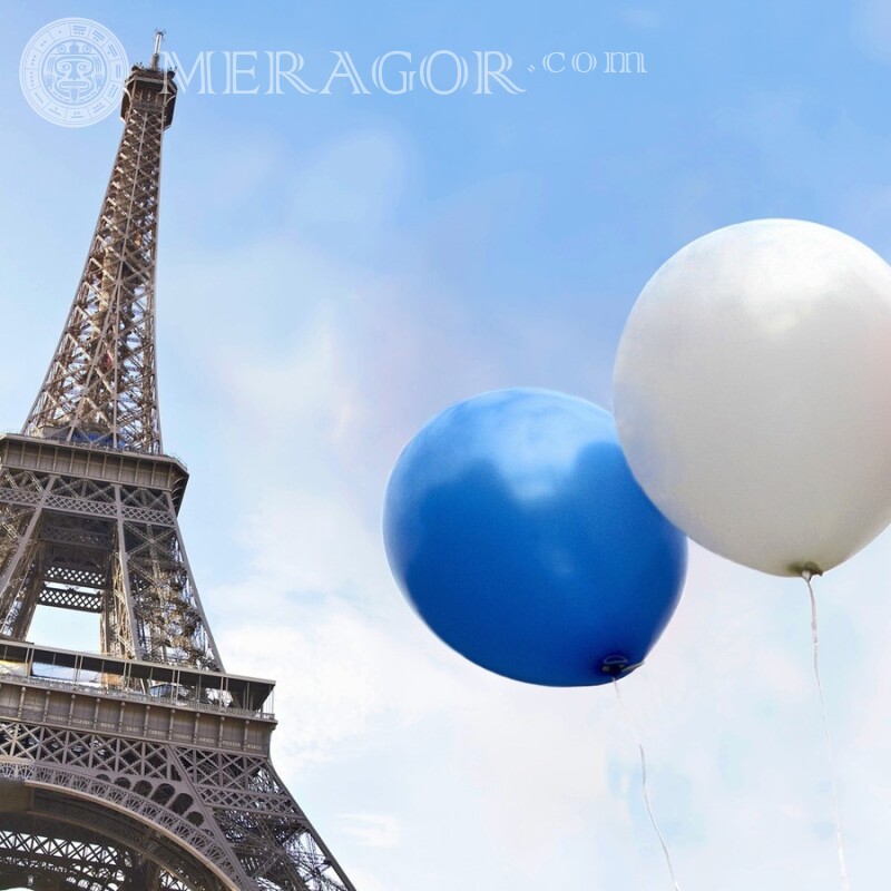 Torre Eiffel com balões para foto de perfil Edifícios