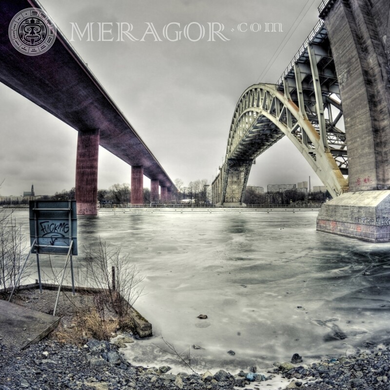 Большой мост через реку мрачная ава Здания