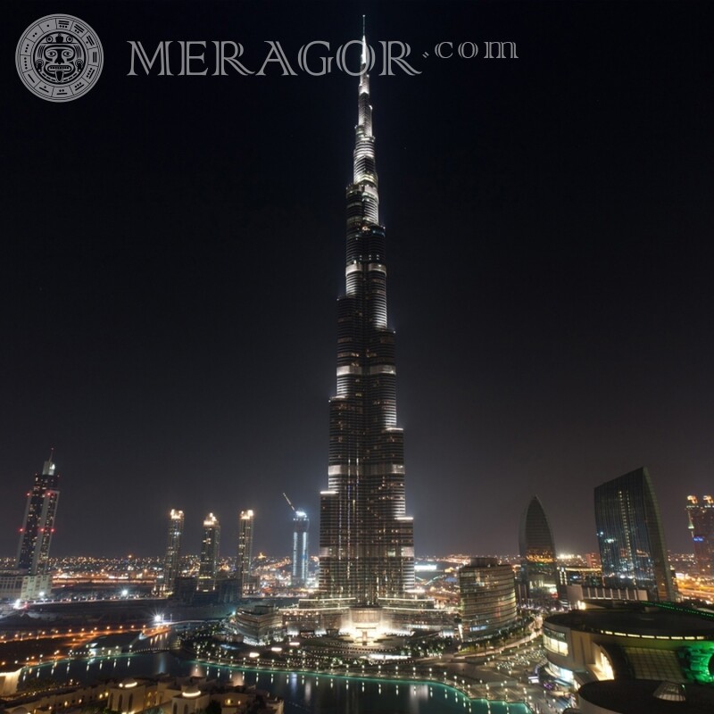 Paysage de nuit de Dubaï pour la photo de profil Bâtiments