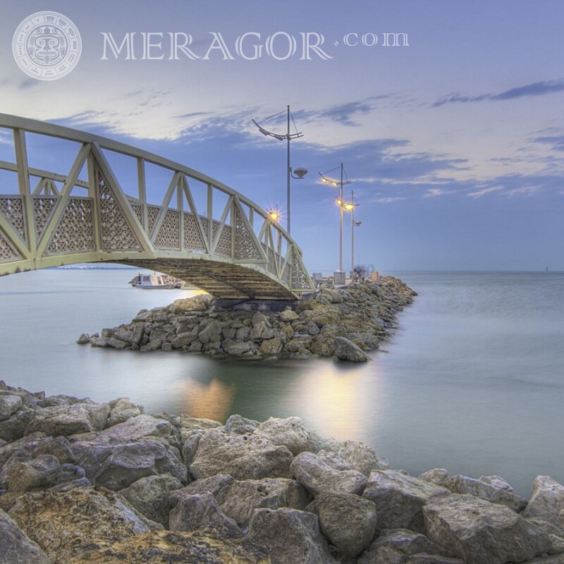 Gran puente en la foto para avatar. | 0 Edificios