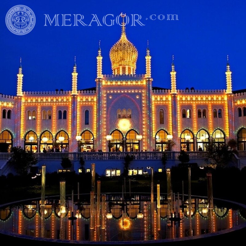 Puerta musulmana en avatar de noche Edificios