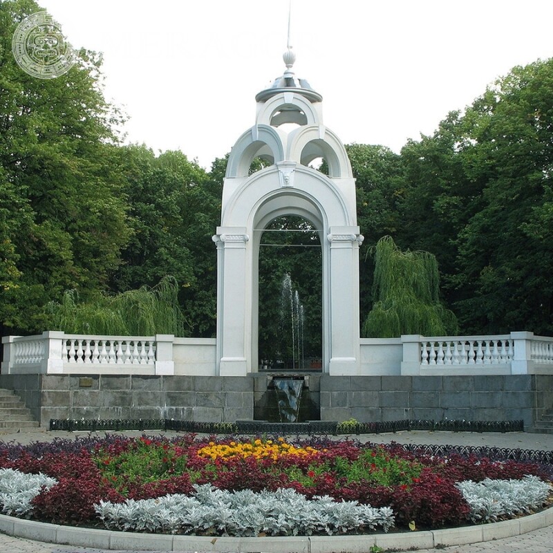 Arch with a fountain photo Buildings