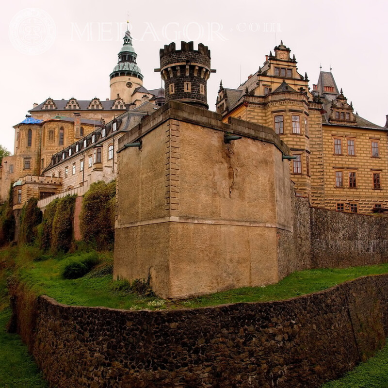 Descarga castillo medieval de piedra en tu foto de perfil Edificios