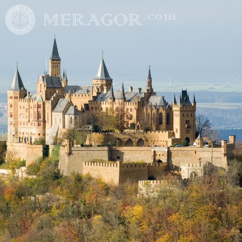 Foto de grande castelo medieval para foto de perfil Edifícios