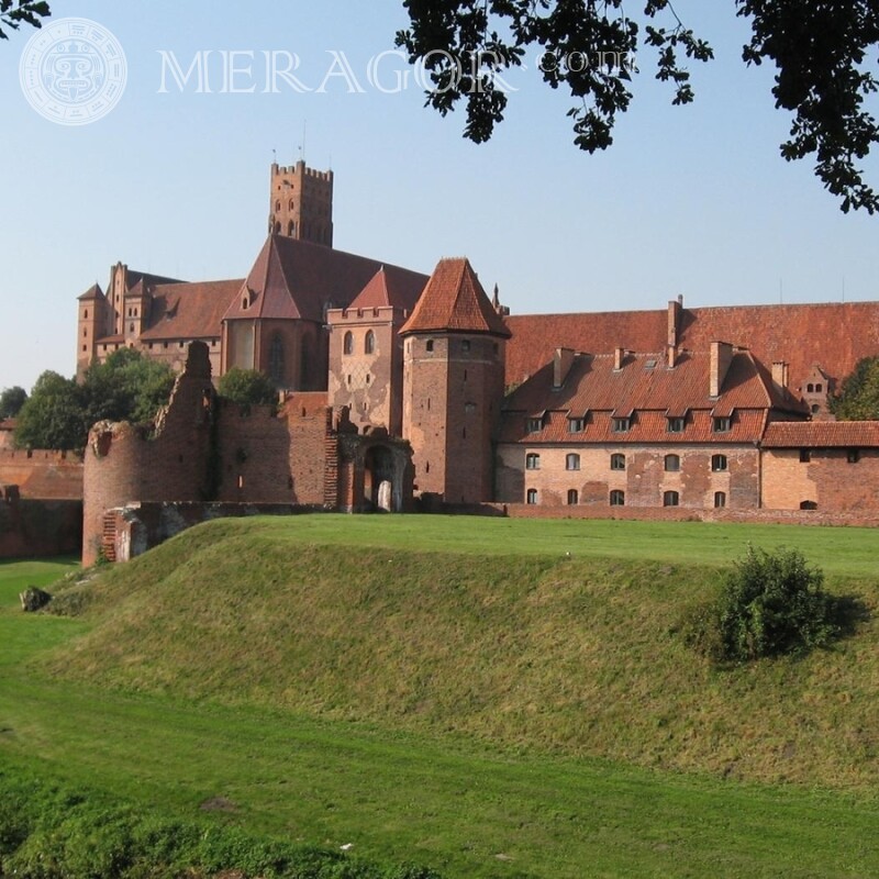 Alte mittelalterliche Burg auf Ihrem Profilbild Gebäude