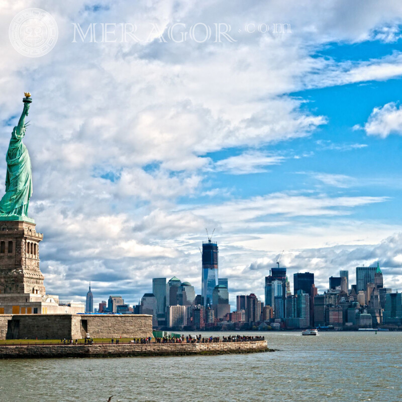 Estátua da Liberdade de Nova York em sua foto de perfil Edifícios