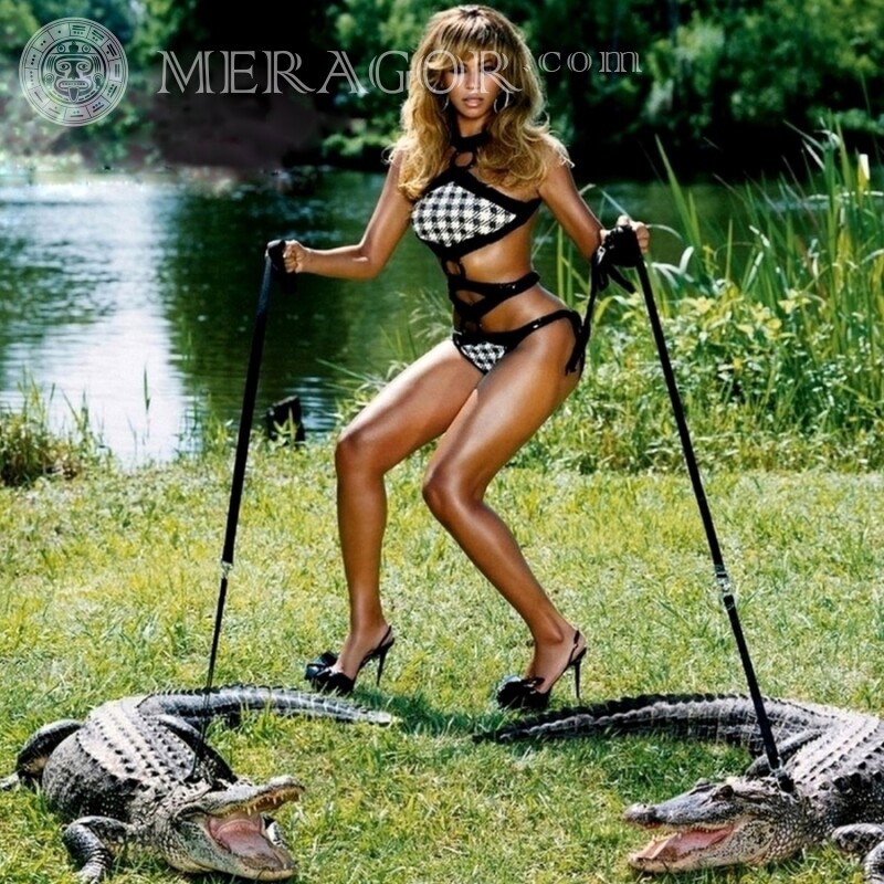 Jolie fille avec des crocodiles sur la photo de profil Les femmes Les filles Beaux
