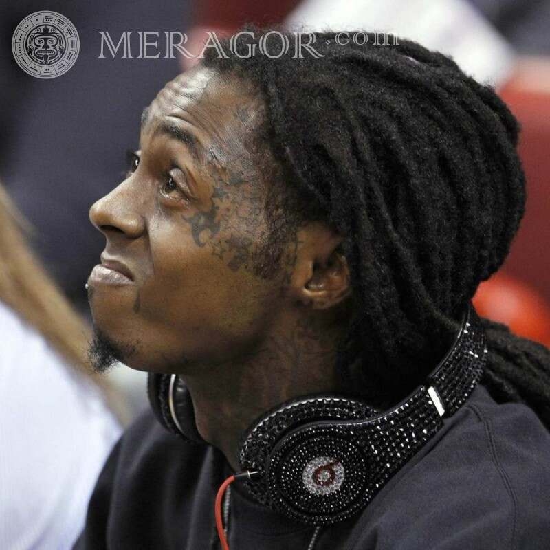 Sänger Negro Lil Wayne in Kopfhörern für Avatar Musiker, Tänzer Schwarze Im Kopfhörer Herr