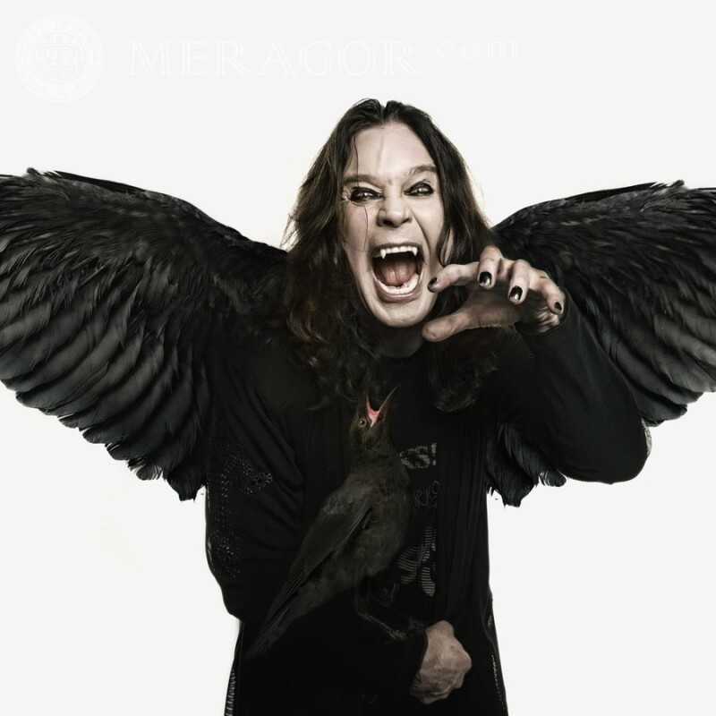 Ozzy Osbourne com avatar de asas negras Músicos, dançarinos Os anjos Celebridades