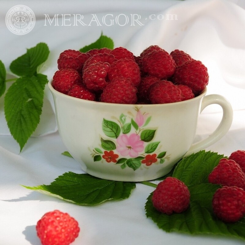 Foto eine Tasse Himbeeren für Instagram Essen