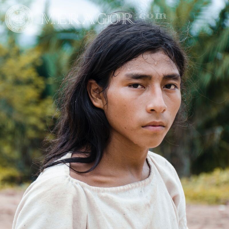 Юго Восточная Азия парень с длинными волосами Азиаты Мальчики Лица, портреты