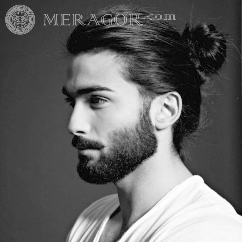 Beau mec avec barbe photo en noir et blanc pour avatar Barbu Visages, portraits Visages de jeunes hommes Visages d'hommes