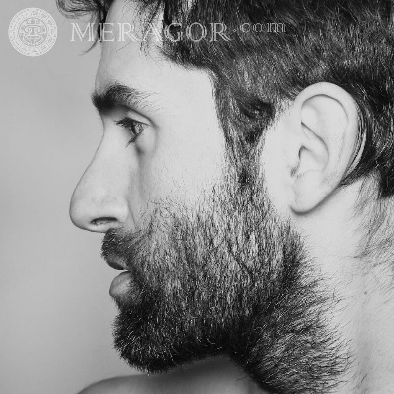 Foto de un hombre sin afeitar Sin afeitar En negro