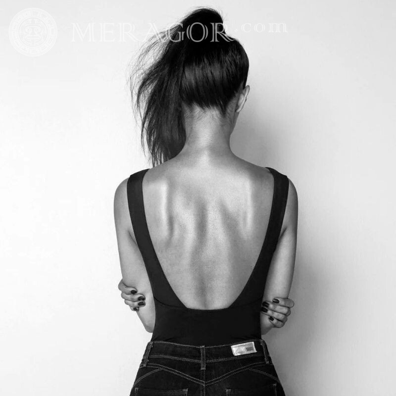 Imágenes de chicas de la espalda al avatar en blanco y negro Para VK De atrás En negro