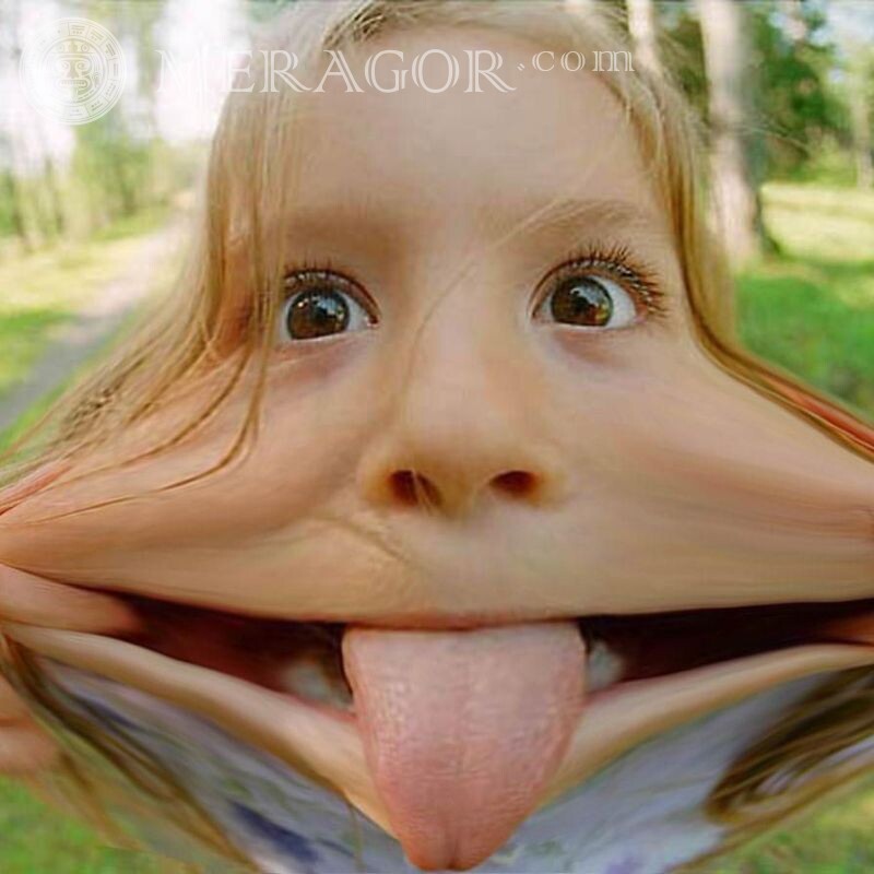 Photoshop sobre una chica aterradora para un avatar Divertido Caras, retratos Feo