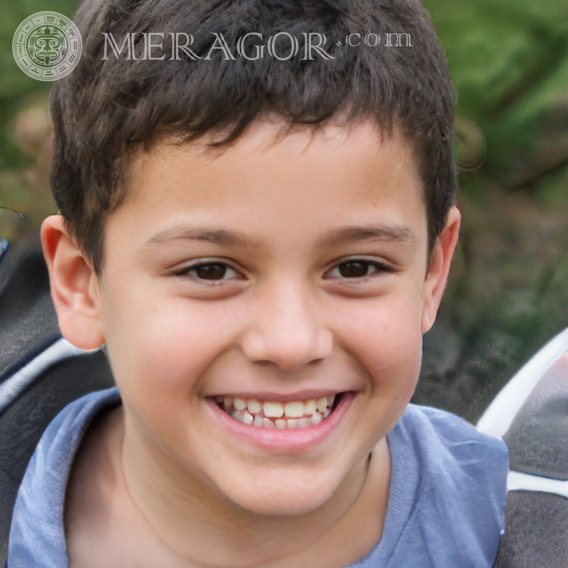 Photo un garçon dans la rue pour un avatar Visages de garçons Infantiles Jeunes garçons Visages, portraits