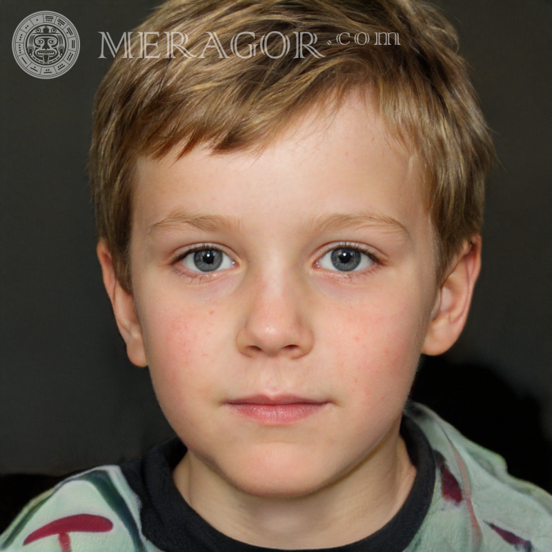 Jungengesicht auf grauem Hintergrund für Bamble Gesichter von Jungen Kindliche Jungen Gesichter, Porträts