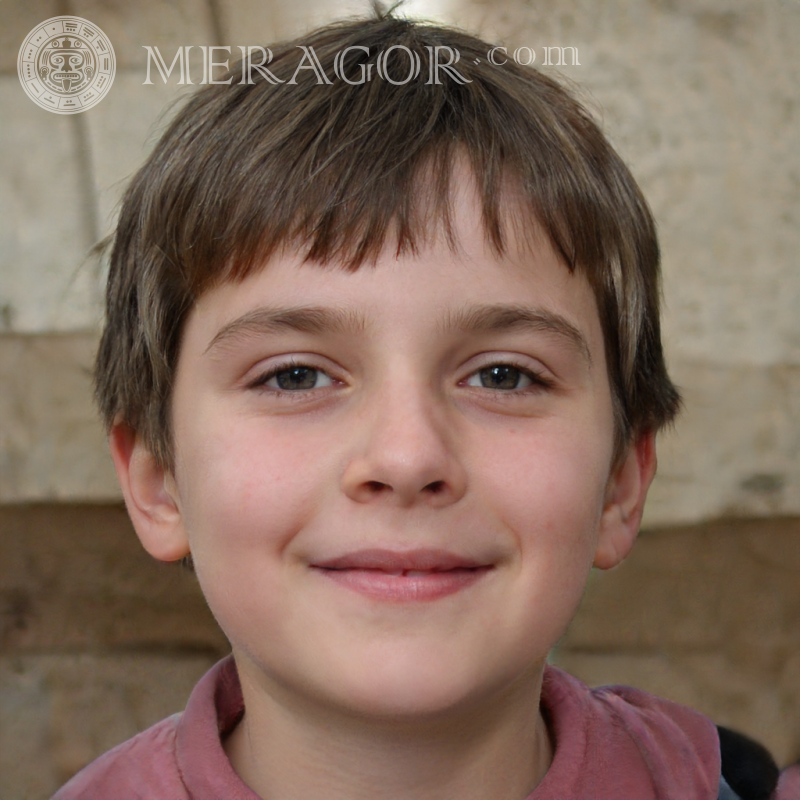 Das Gesicht eines fröhlichen Jungen zum Spielen Gesichter von Jungen Kindliche Jungen Gesichter, Porträts