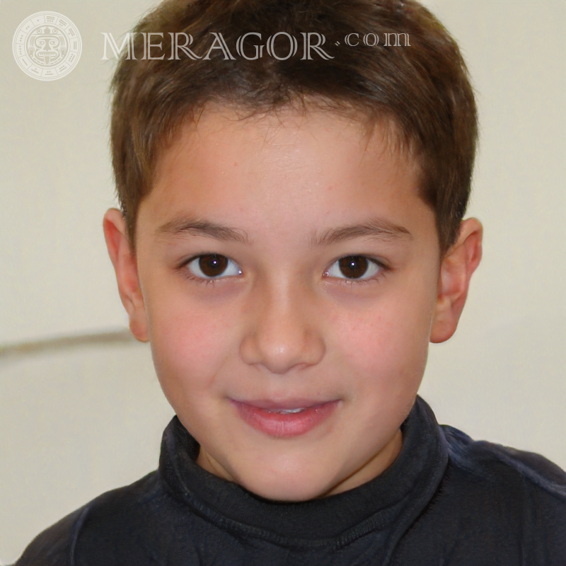 Foto eines Jungen mit kurzem Haarschnitt für soziale Netzwerke Gesichter von Jungen Kindliche Jungen Gesichter, Porträts