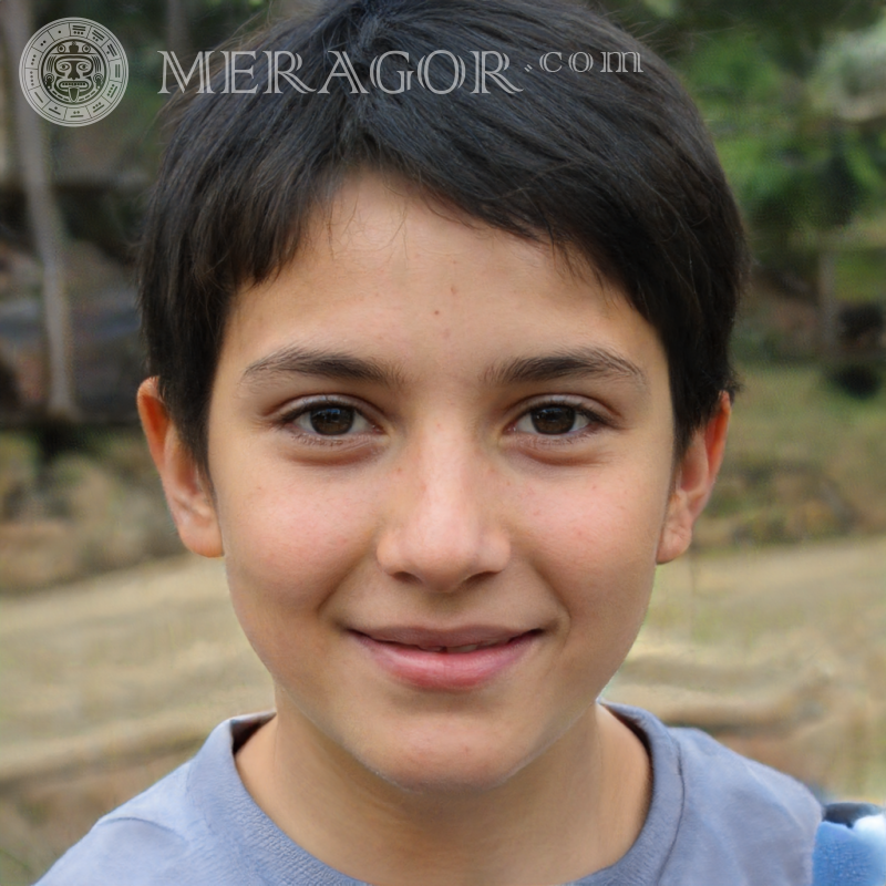 Porträt eines Jungen auf der Straße zum Pinterest-Download Gesichter von Jungen Kindliche Jungen Gesichter, Porträts