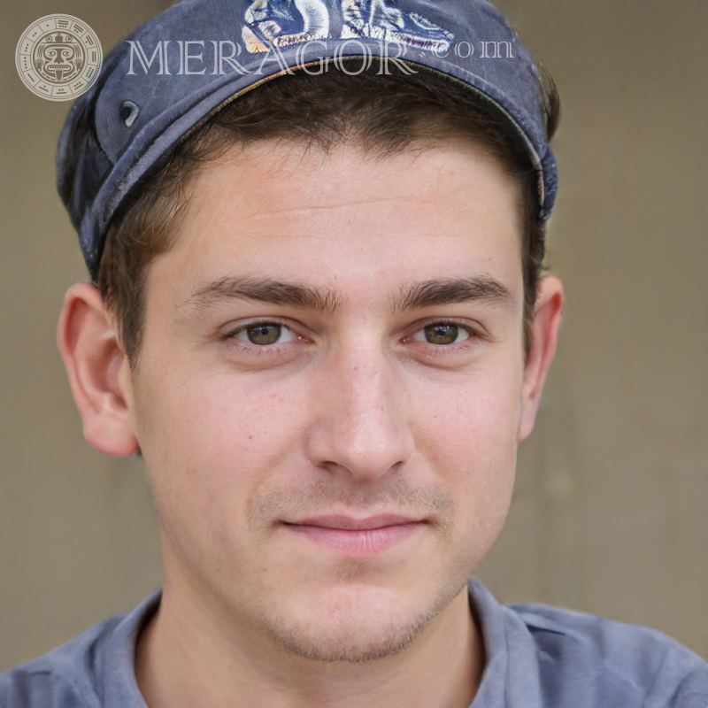 Le visage du gars dans la photo de casquette sur avatar Visages de jeunes hommes