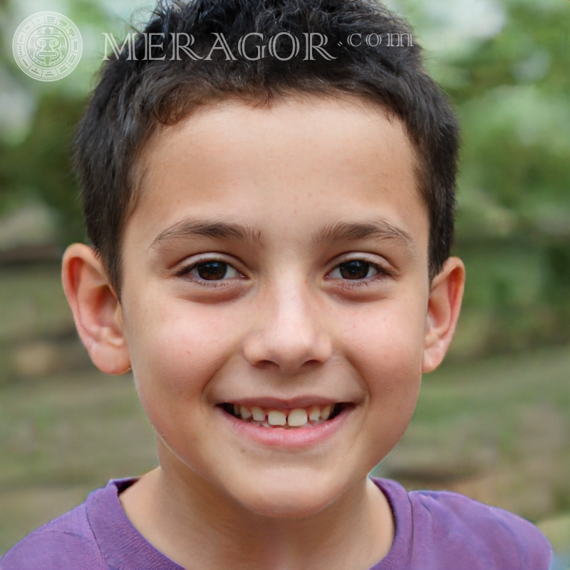 Foto eines Jungen auf der Straße für TikTok Gesichter von Jungen Kindliche Jungen Gesichter, Porträts