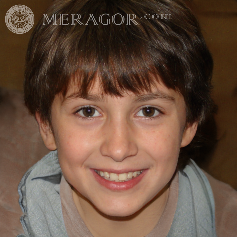 Profilfoto eines Jungen mit dunklen Haaren Gesichter von Jungen Kindliche Jungen Gesichter, Porträts