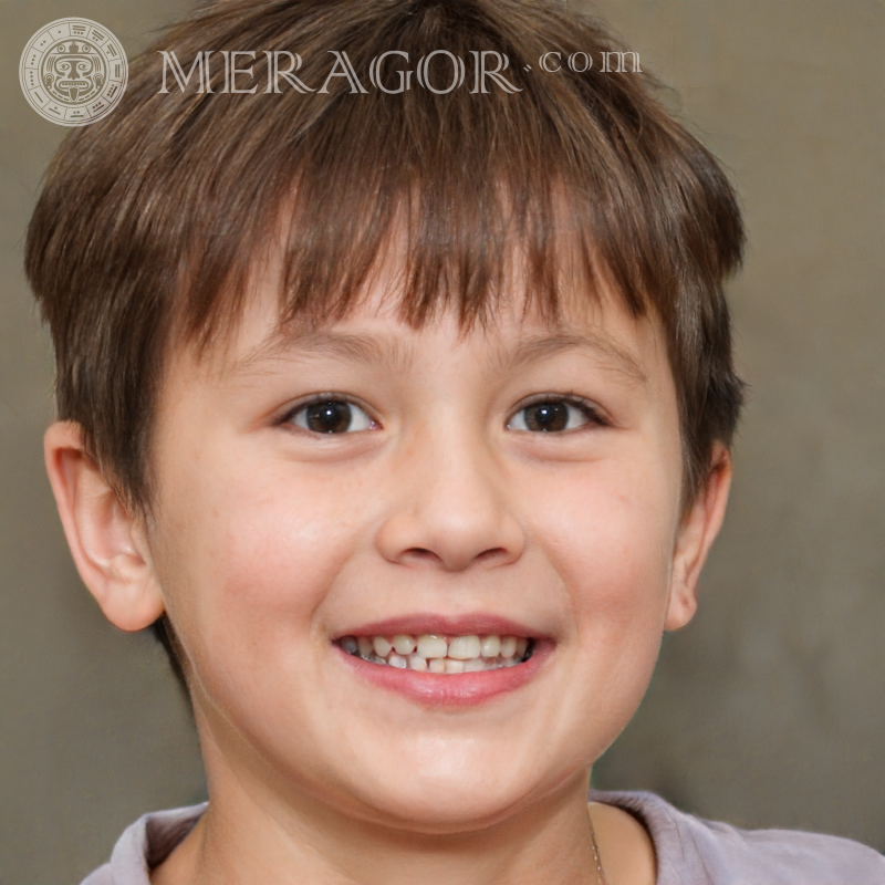 Porträt eines fröhlichen Jungenbildes Gesichter von Jungen Kindliche Jungen Gesichter, Porträts
