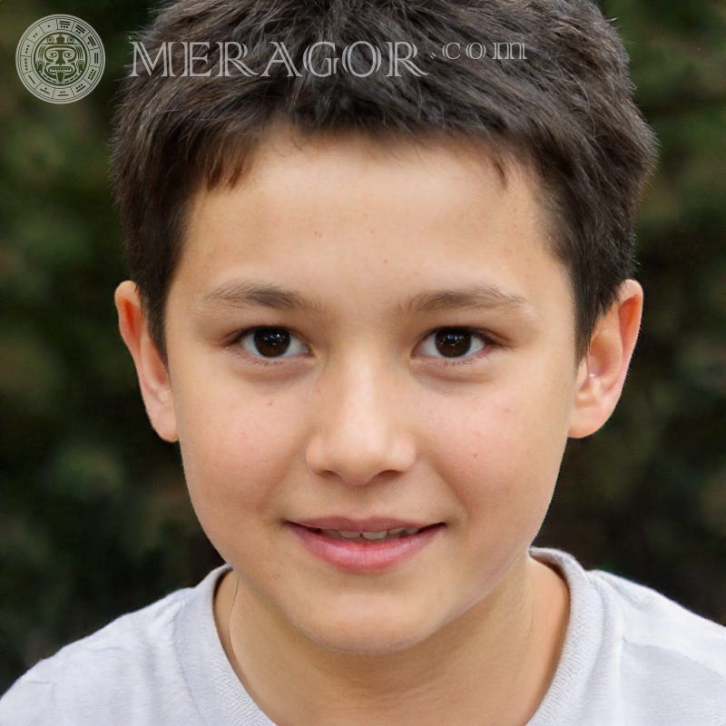 Porträt eines Jungenbildes für das Spiel Gesichter von Jungen Kindliche Jungen Gesichter, Porträts
