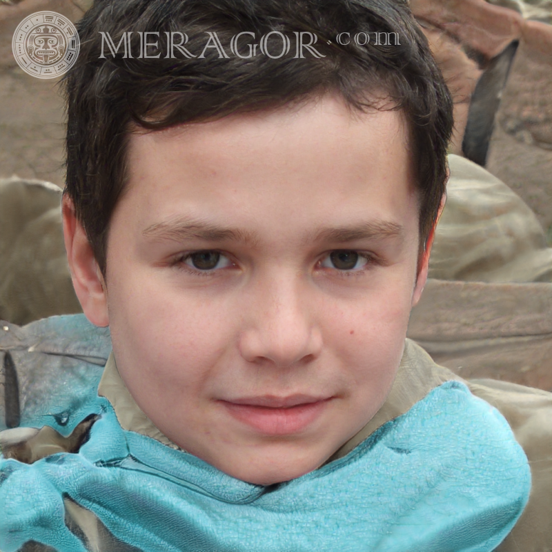 Foto de um menino com um corte de cabelo curto Rostos de meninos Infantis Meninos jovens Pessoa, retratos