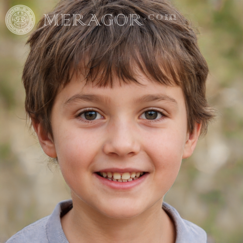 Foto de um menino alegre na natureza para o Instagram Rostos de meninos Infantis Meninos jovens Pessoa, retratos