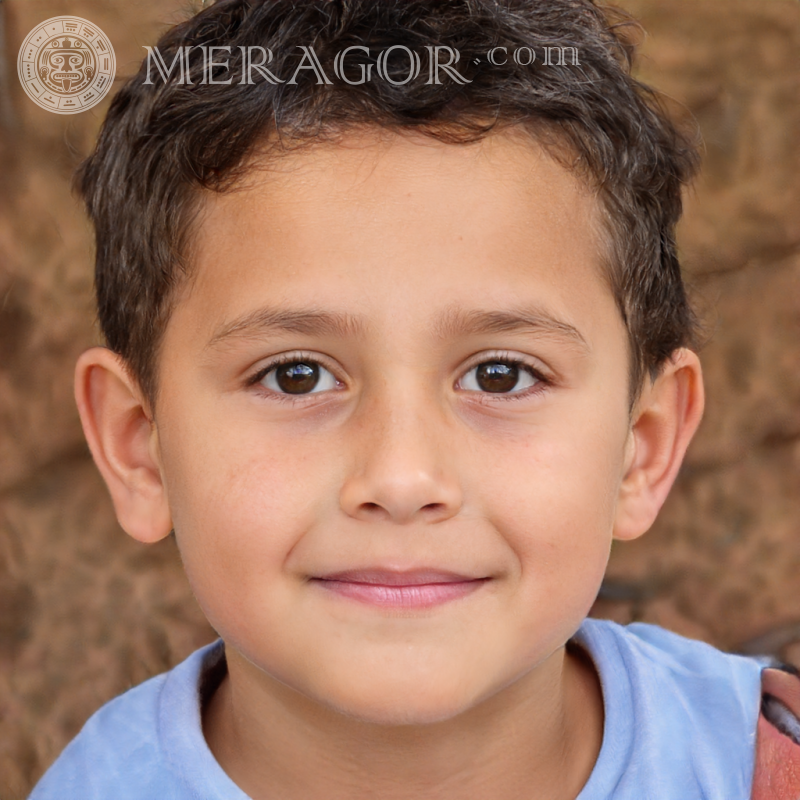 Photo un petit garçon brun pour TikTok Visages de garçons Infantiles Jeunes garçons Visages, portraits