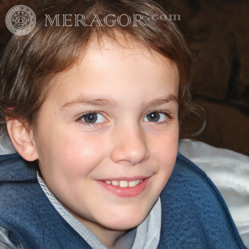 Photo un garçon heureux aux cheveux courts pour Pinterest Visages de garçons Infantiles Jeunes garçons Visages, portraits