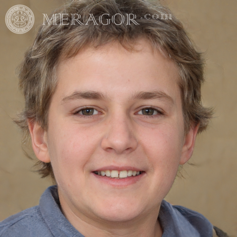 Foto de un niño sonriente para un sitio de citas Rostros de niños Infantiles Chicos jóvenes Caras, retratos