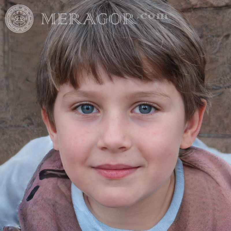 Foto de un niño alegre para un sitio de anuncios. Rostros de niños Infantiles Chicos jóvenes Caras, retratos