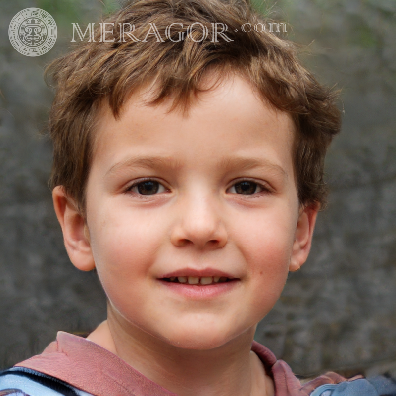 Foto eines kleinen Jungen zum Spielen Gesichter von Jungen Kindliche Jungen Gesichter, Porträts