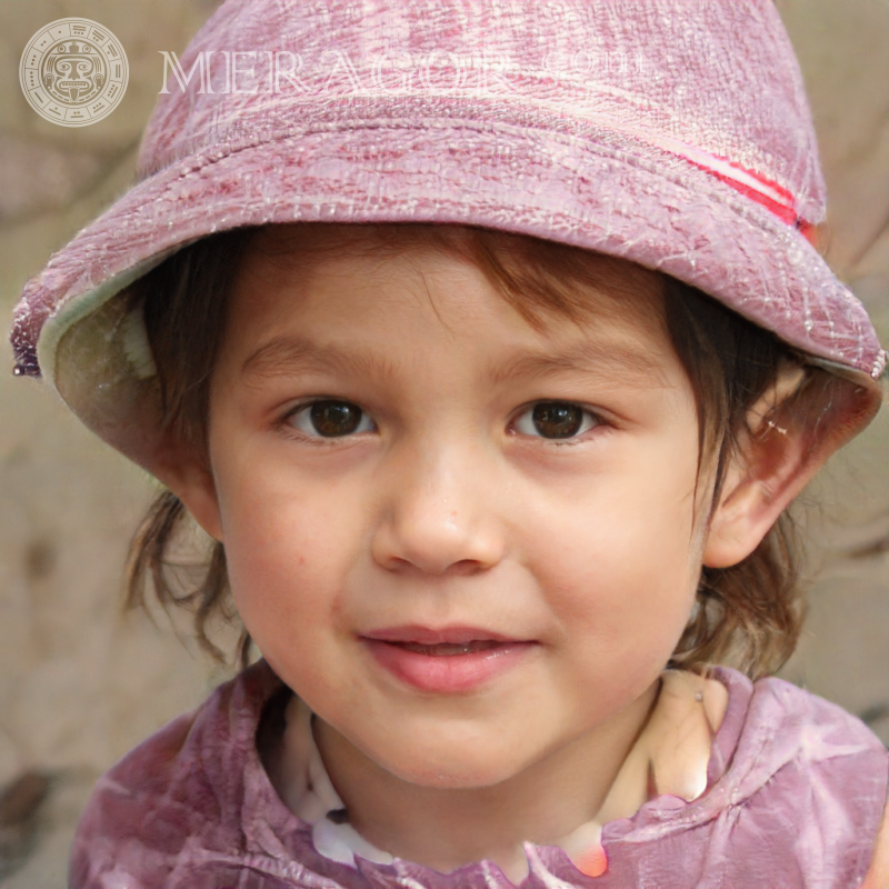 Das Gesicht eines kleinen modischen Mädchens in einem schönen Hut Gesichter von kleinen Mädchen Gesichter, Porträts Verstorben