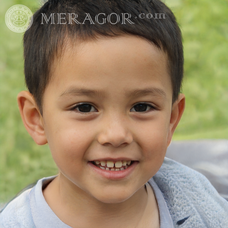 Profilbild eines kleinen Jungen in der Natur Gesichter von Jungen Kindliche Jungen Gesichter, Porträts