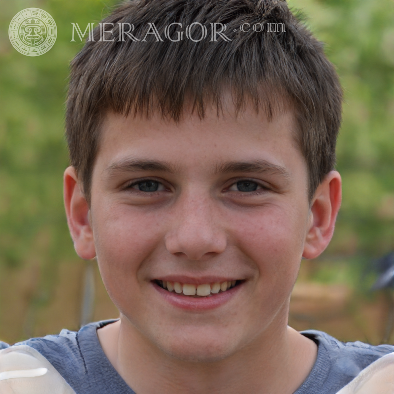 Foto de um menino sorridente para o Tinder Rostos de meninos Infantis Meninos jovens Pessoa, retratos