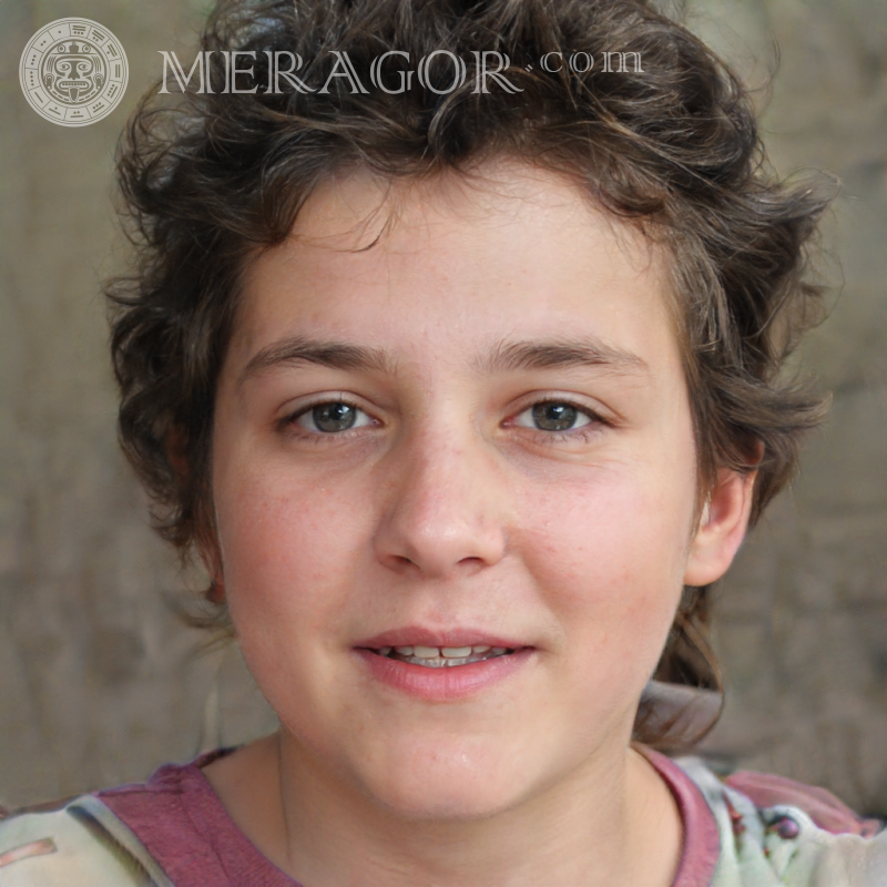 Foto de un chico de pelo rizado para Bamble Rostros de niños Infantiles Chicos jóvenes Caras, retratos